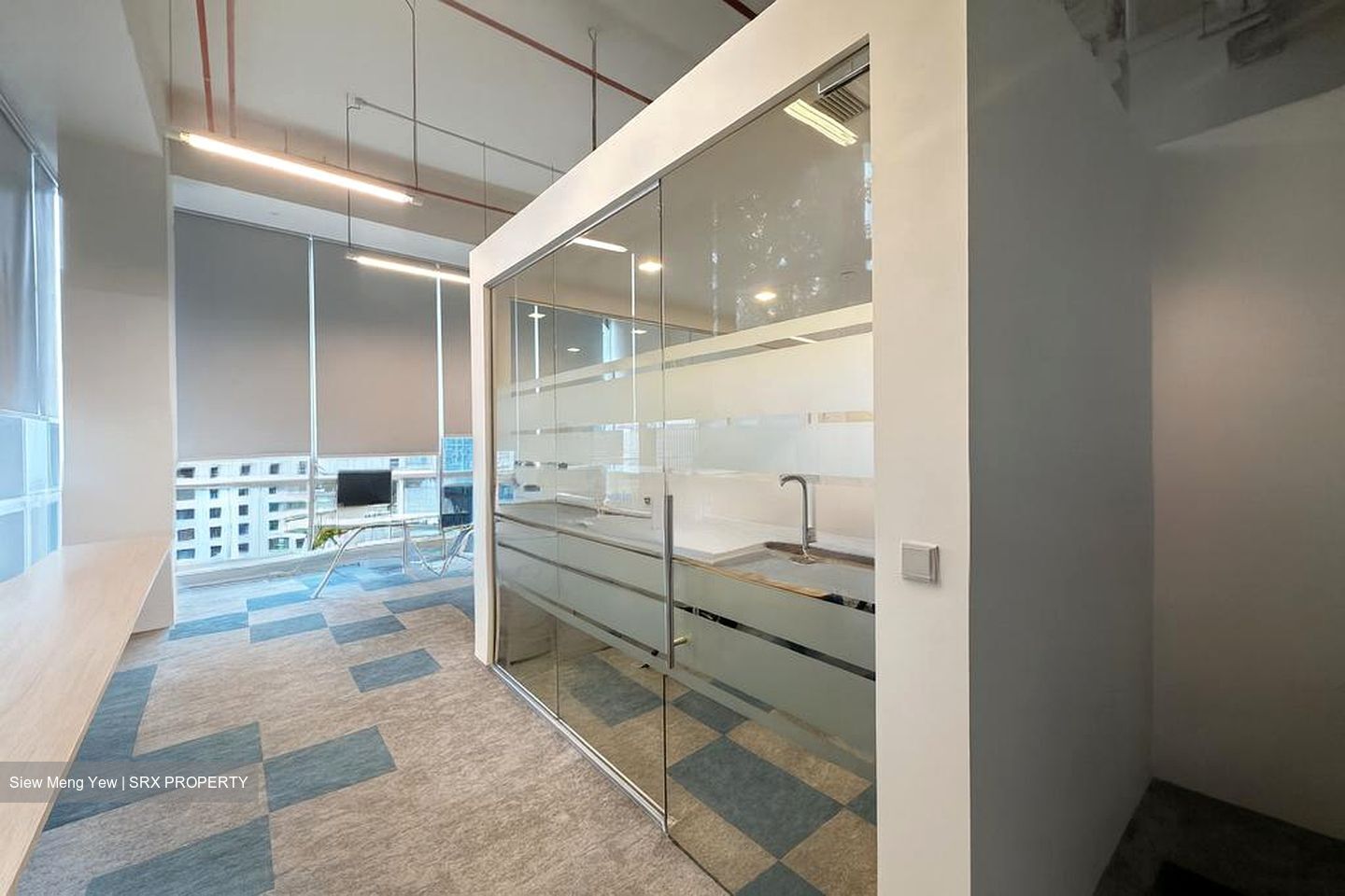 Sbf Center (D1), Office #525615531